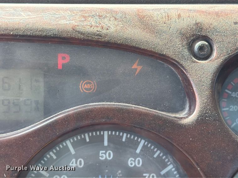 image for item FM7693 2000 Mack CH semi truck