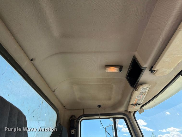 image for item FM7693 2000 Mack CH semi truck