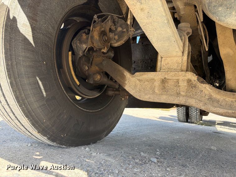 image for item FM7693 2000 Mack CH semi truck