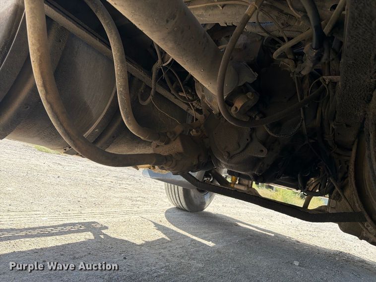 image for item FM7693 2000 Mack CH semi truck