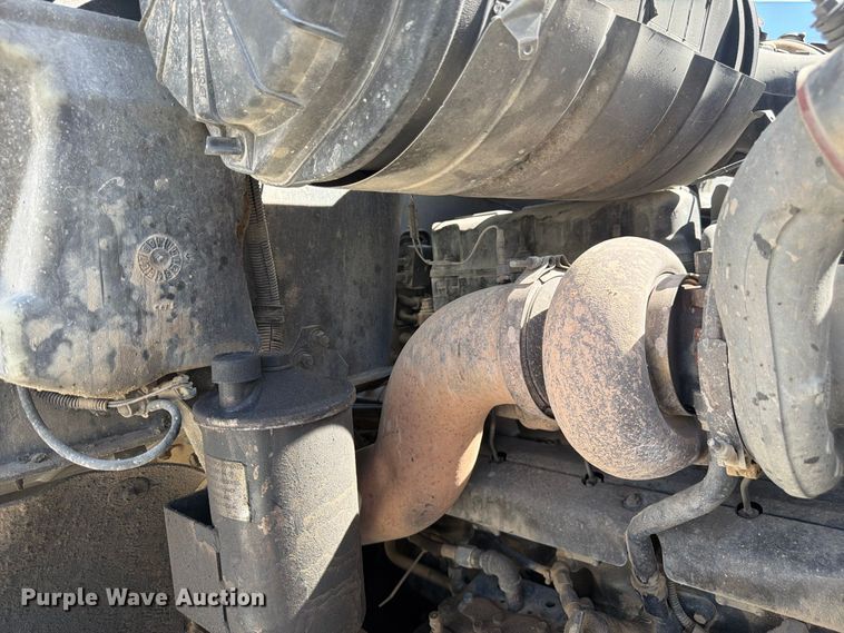 image for item FM7693 2000 Mack CH semi truck