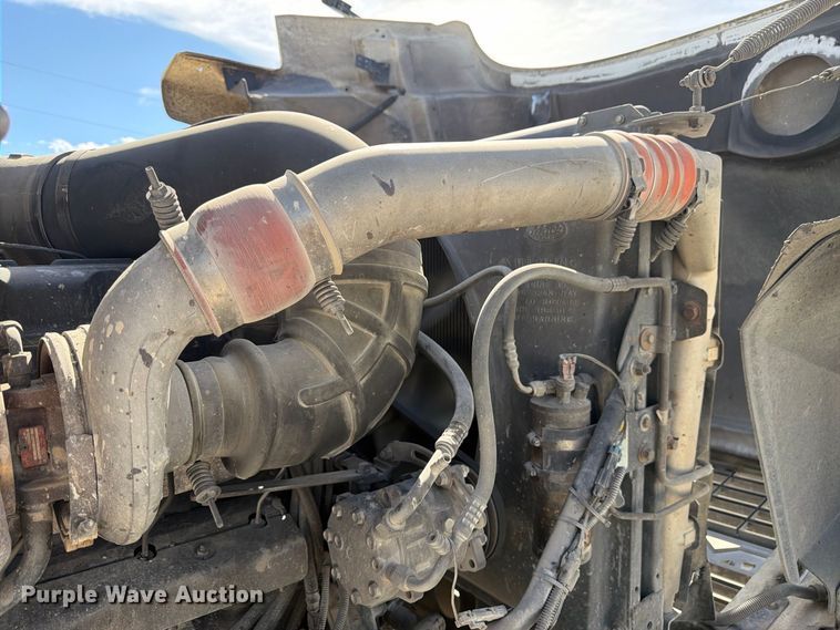 image for item FM7693 2000 Mack CH semi truck
