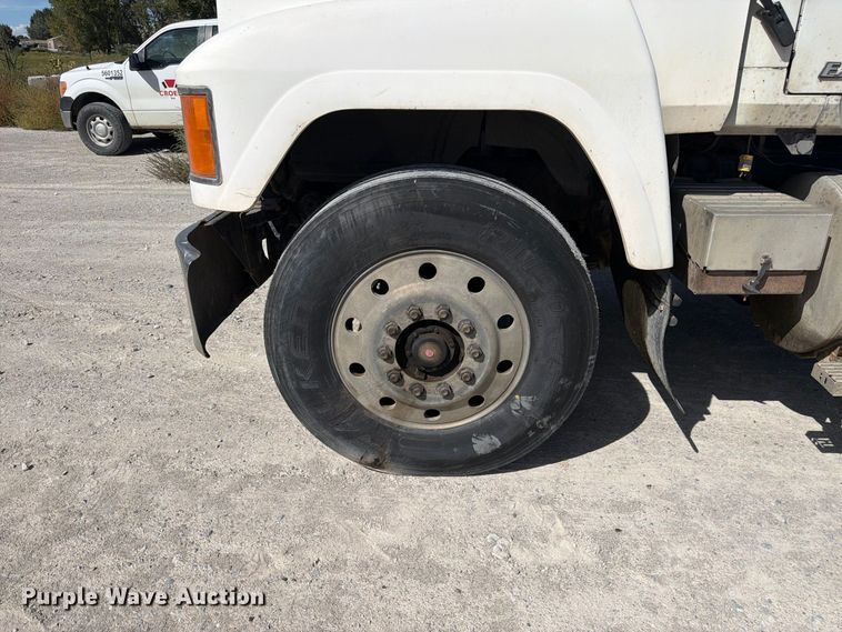 image for item FM7693 2000 Mack CH semi truck