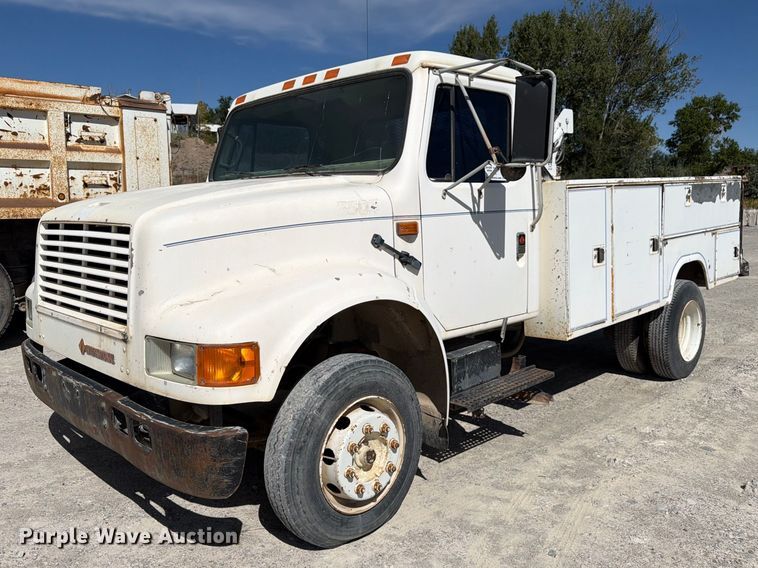 1990 International 4600 utility / service truck