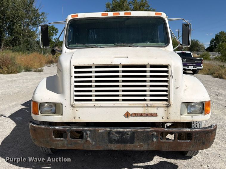 image for item FM7694 1990 International 4600 utility / service truck