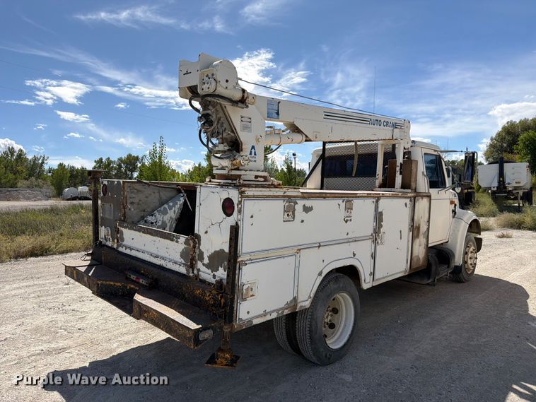 image for item FM7694 1990 International 4600 utility / service truck