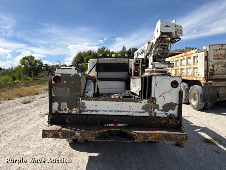 image for item FM7694 1990 International 4600 utility / service truck