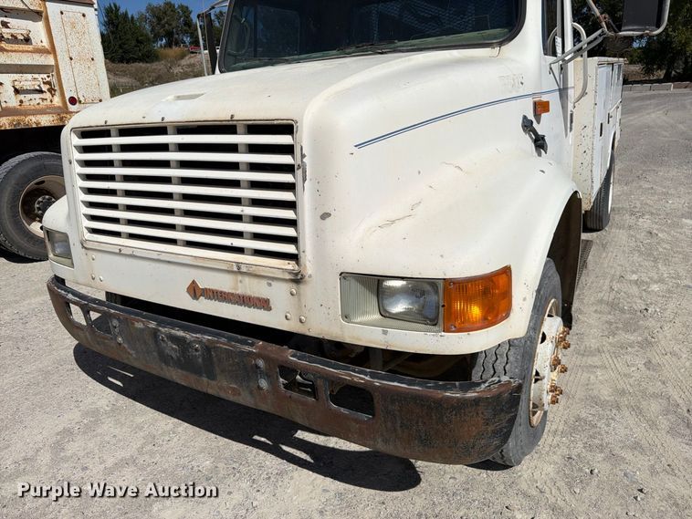 image for item FM7694 1990 International 4600 utility / service truck