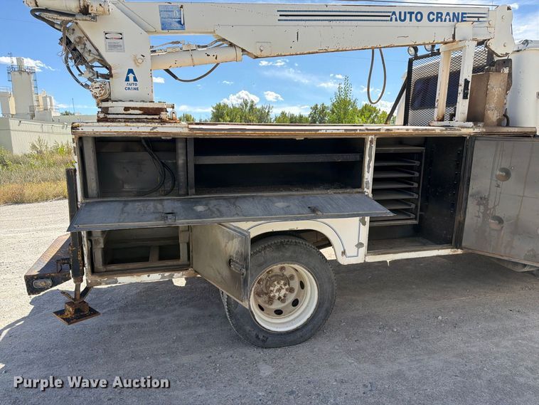 image for item FM7694 1990 International 4600 utility / service truck
