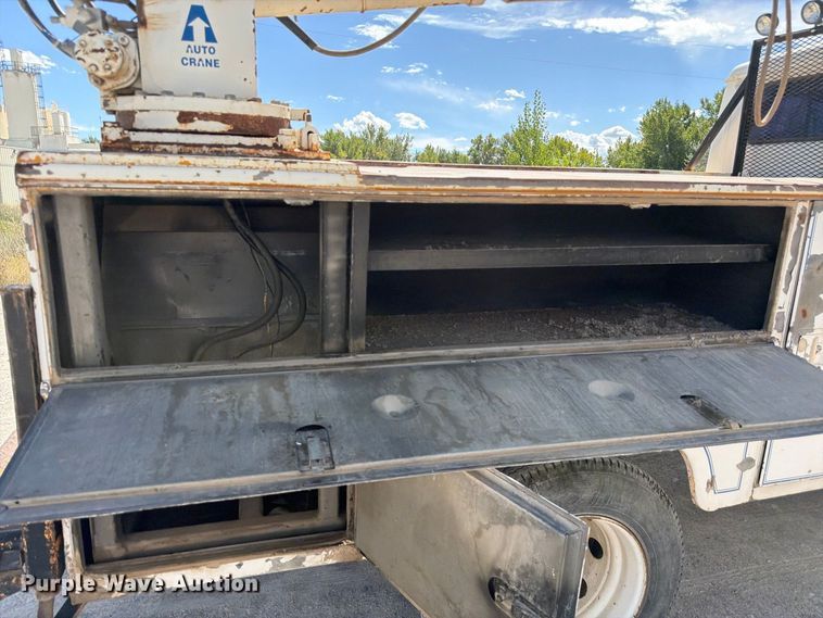 image for item FM7694 1990 International 4600 utility / service truck