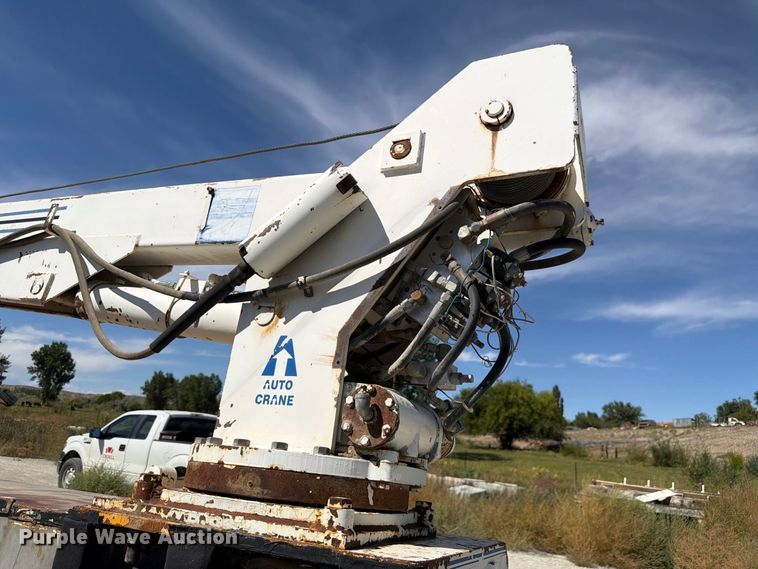 image for item FM7694 1990 International 4600 utility / service truck