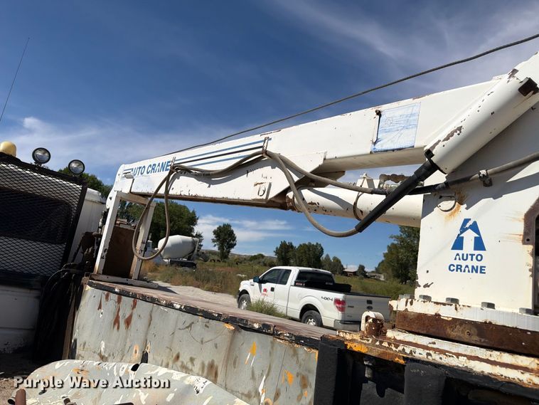 image for item FM7694 1990 International 4600 utility / service truck