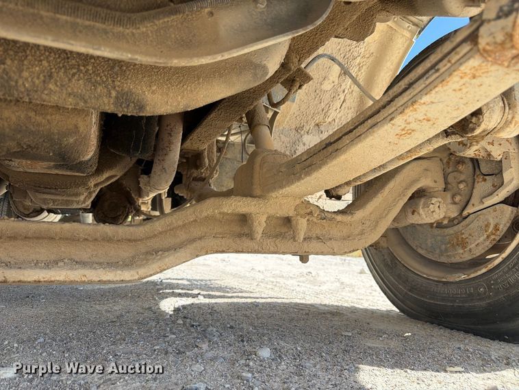 image for item FM7694 1990 International 4600 utility / service truck