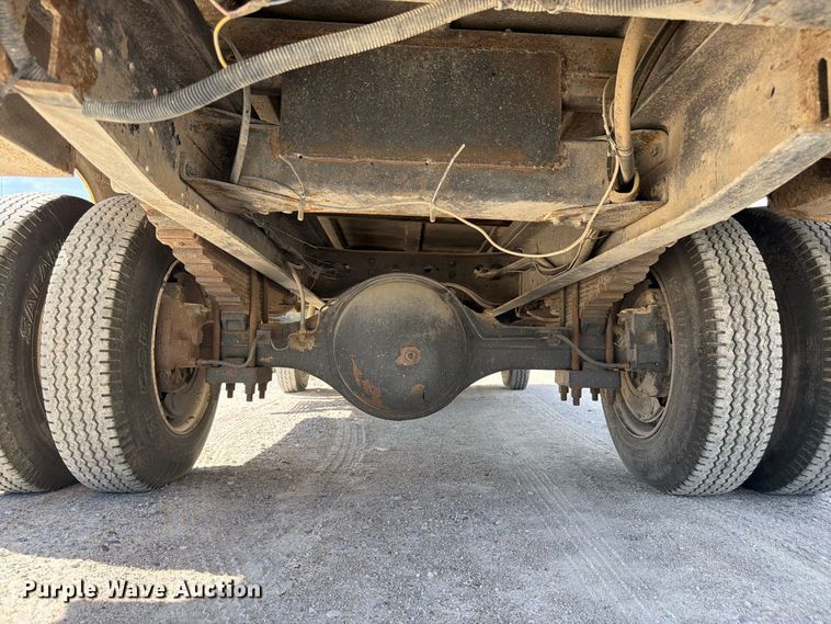 image for item FM7694 1990 International 4600 utility / service truck