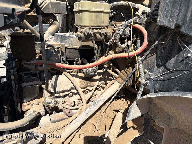 image for item FM7694 1990 International 4600 utility / service truck