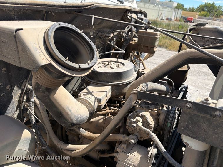 image for item FM7694 1990 International 4600 utility / service truck