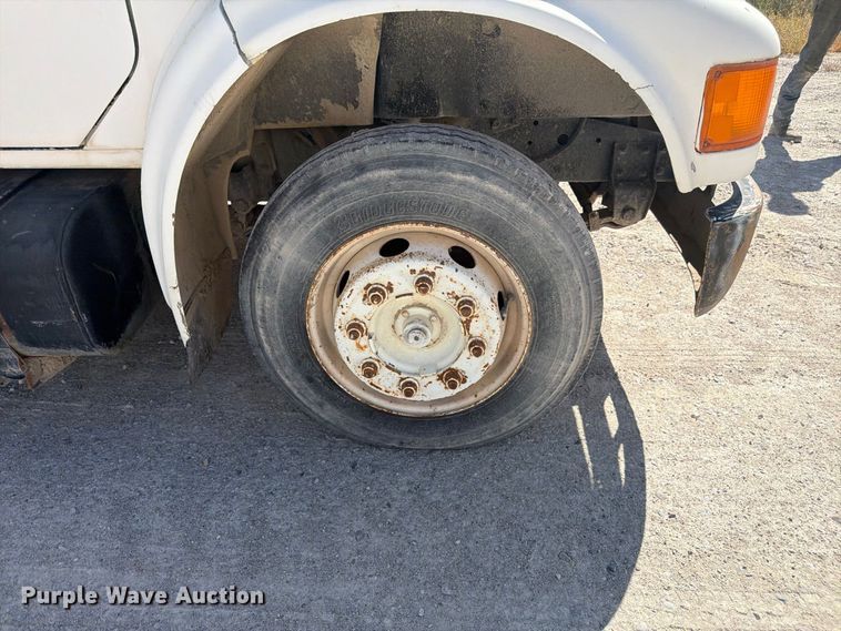 image for item FM7694 1990 International 4600 utility / service truck