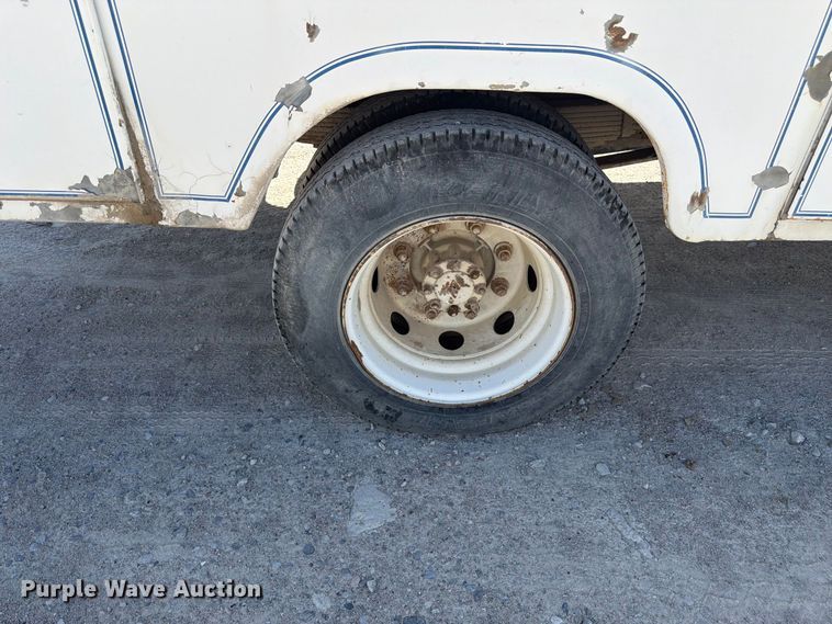 image for item FM7694 1990 International 4600 utility / service truck