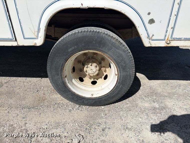 image for item FM7694 1990 International 4600 utility / service truck