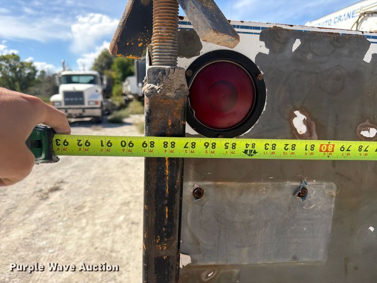 image for item FM7694 1990 International 4600 utility / service truck