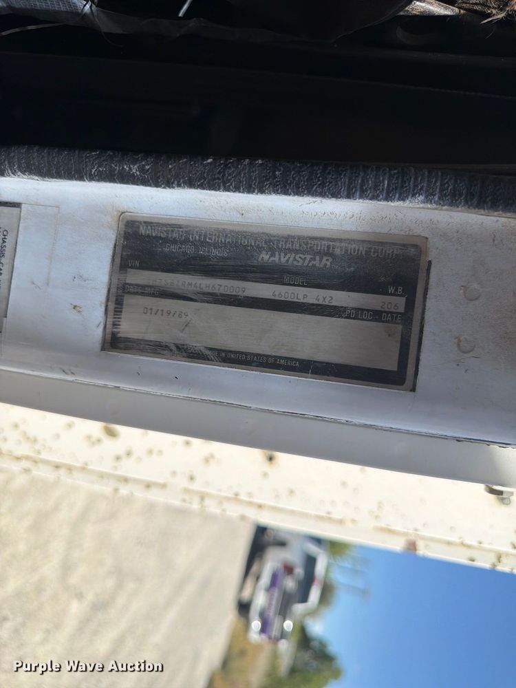 image for item FM7694 1990 International 4600 utility / service truck