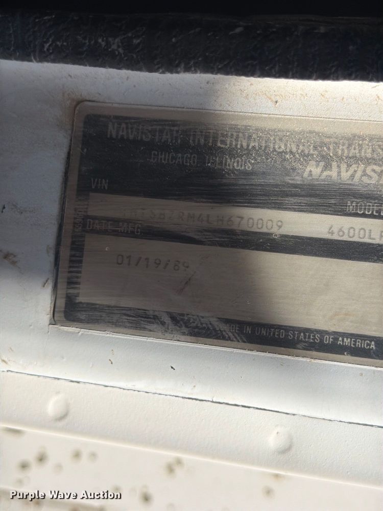 image for item FM7694 1990 International 4600 utility / service truck