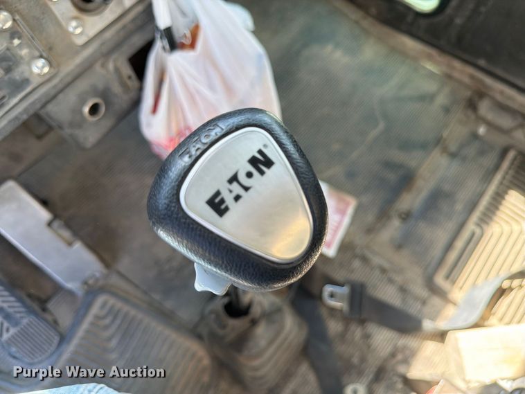 image for item FM7695 2000 Kenworth T800 dump truck