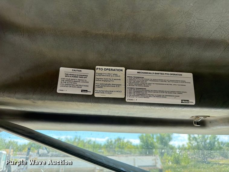 image for item FM7695 2000 Kenworth T800 dump truck