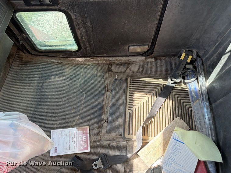 image for item FM7695 2000 Kenworth T800 dump truck