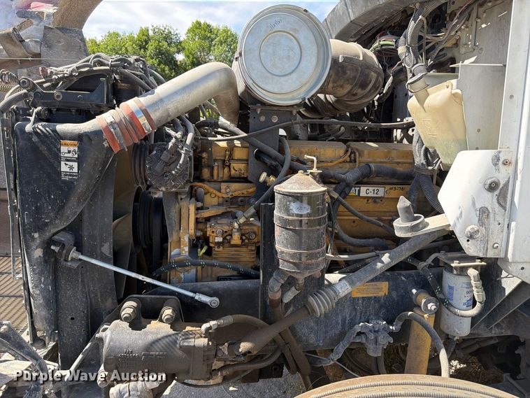 image for item FM7695 2000 Kenworth T800 dump truck