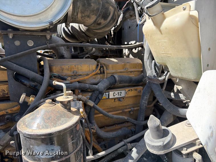 image for item FM7695 2000 Kenworth T800 dump truck