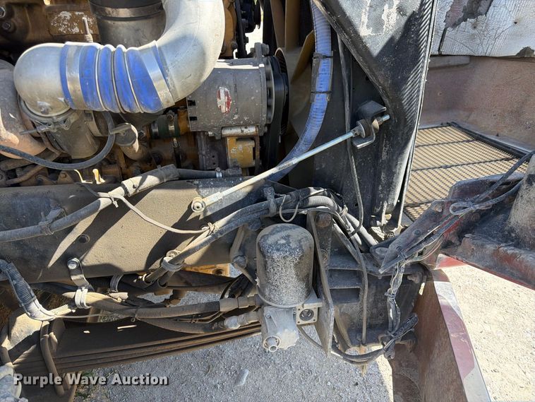 image for item FM7695 2000 Kenworth T800 dump truck