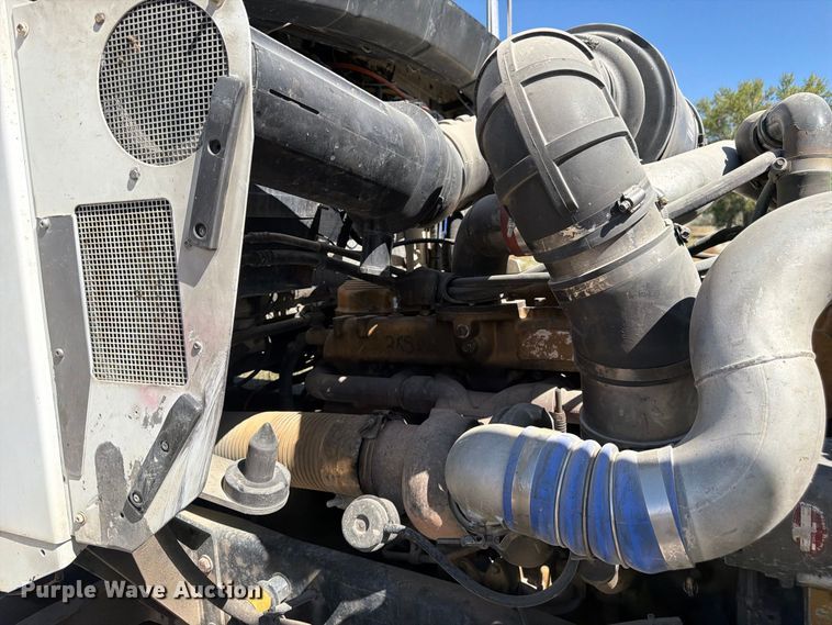image for item FM7695 2000 Kenworth T800 dump truck