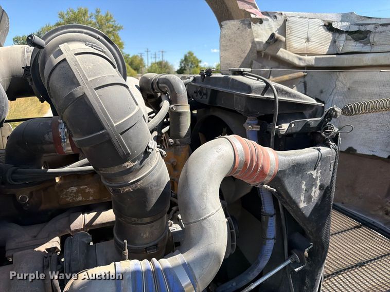 image for item FM7695 2000 Kenworth T800 dump truck