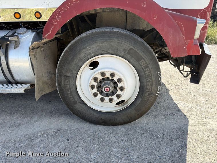 image for item FM7695 2000 Kenworth T800 dump truck