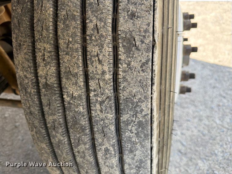 image for item FM7695 2000 Kenworth T800 dump truck