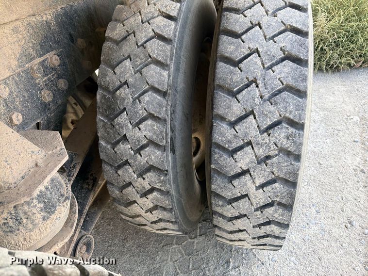 image for item FM7695 2000 Kenworth T800 dump truck