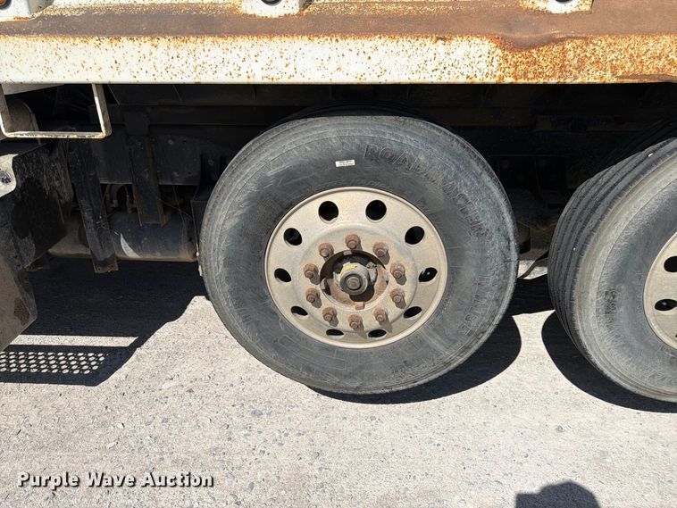 image for item FM7695 2000 Kenworth T800 dump truck