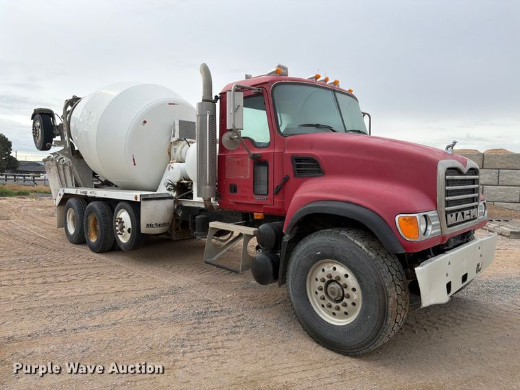 image for item FM7697 2004 Mack CV ready mix truck