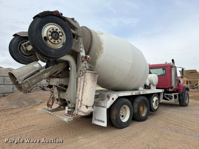 image for item FM7697 2004 Mack CV ready mix truck