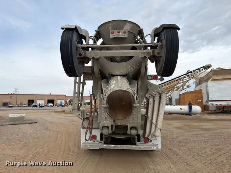 image for item FM7697 2004 Mack CV ready mix truck