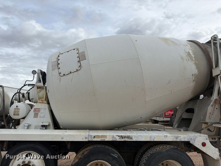 image for item FM7697 2004 Mack CV ready mix truck