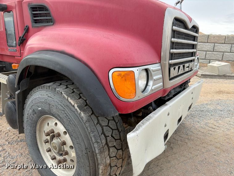 image for item FM7697 2004 Mack CV ready mix truck