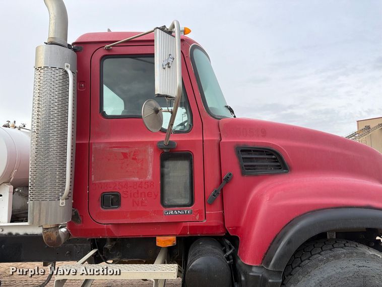 image for item FM7697 2004 Mack CV ready mix truck