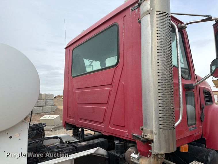 image for item FM7697 2004 Mack CV ready mix truck