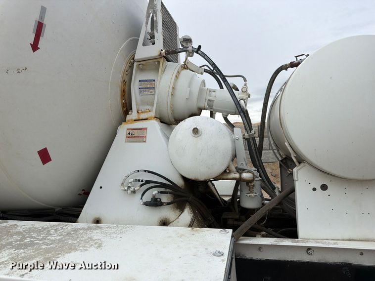 image for item FM7697 2004 Mack CV ready mix truck