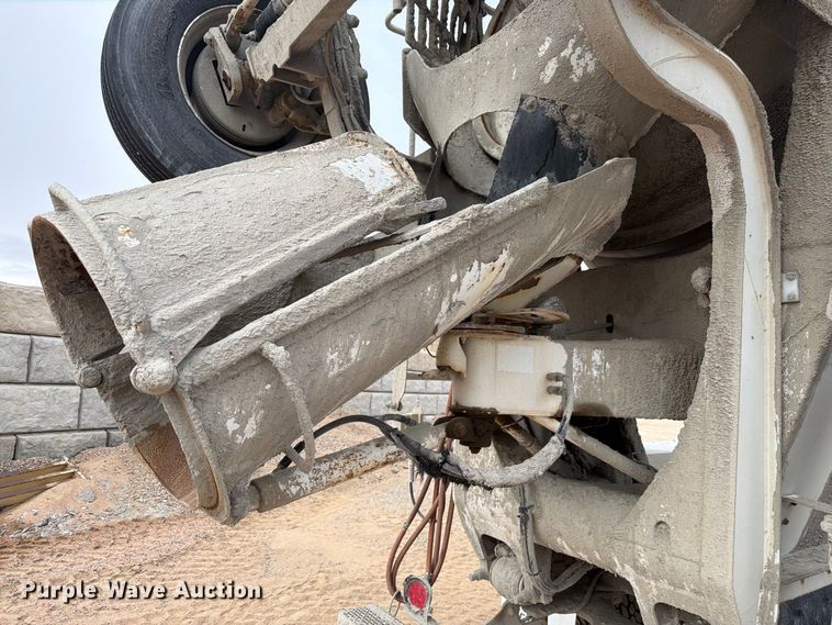 image for item FM7697 2004 Mack CV ready mix truck