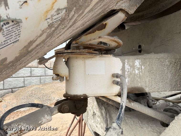 image for item FM7697 2004 Mack CV ready mix truck