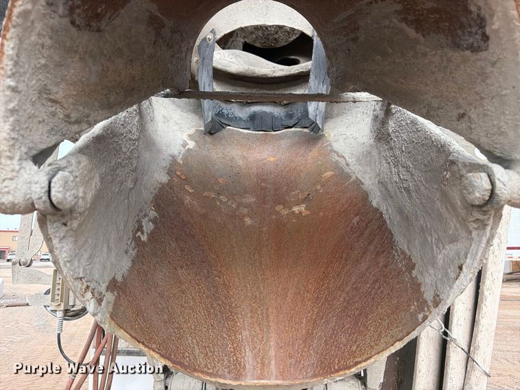 image for item FM7697 2004 Mack CV ready mix truck