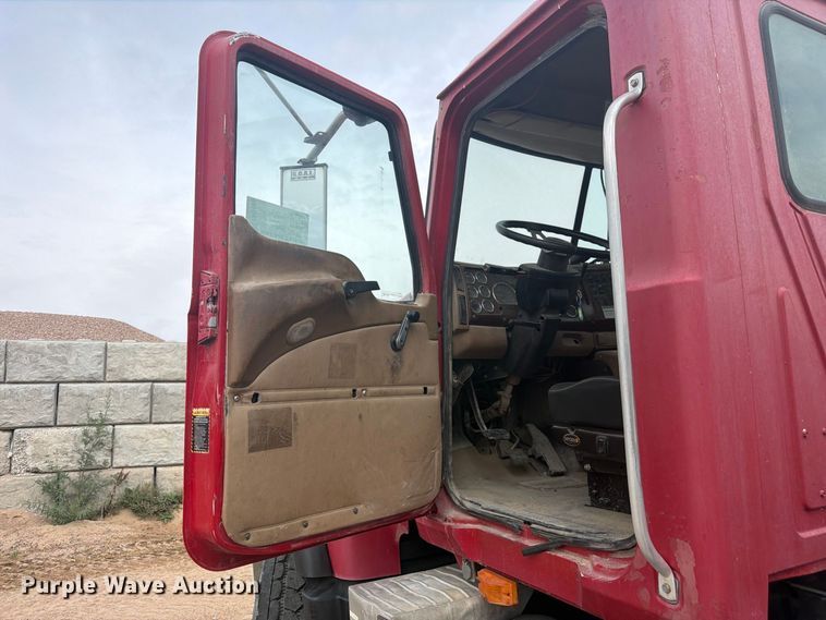 image for item FM7697 2004 Mack CV ready mix truck